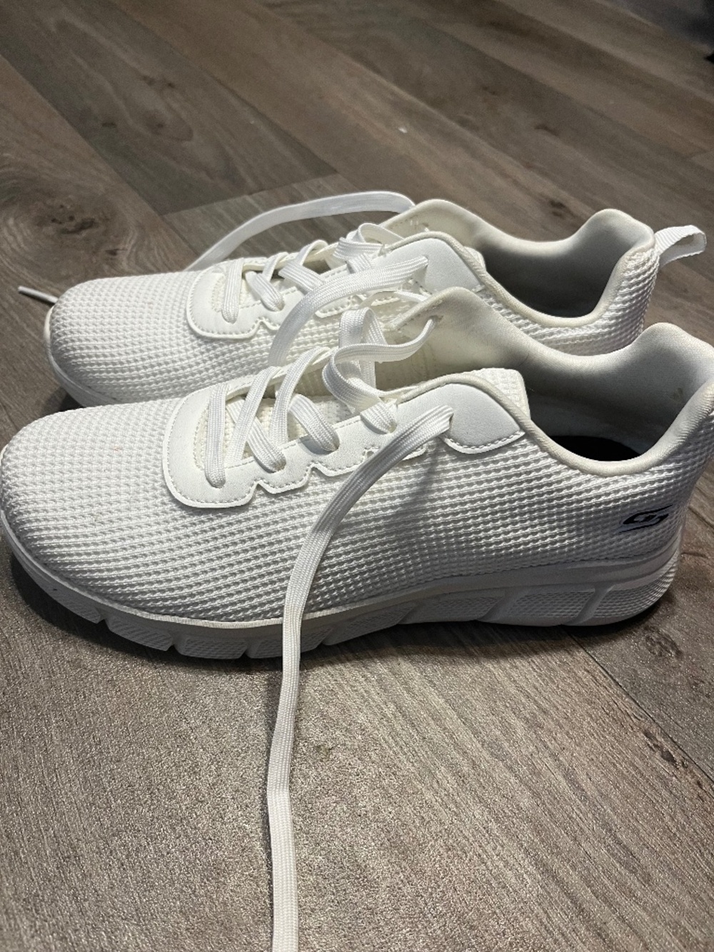 Women’s Skechers bobs sneakers